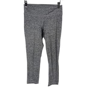 Aritzia TNA Small S Heather Gray Cropped Capri Leggings Workout Yoga Spacedye